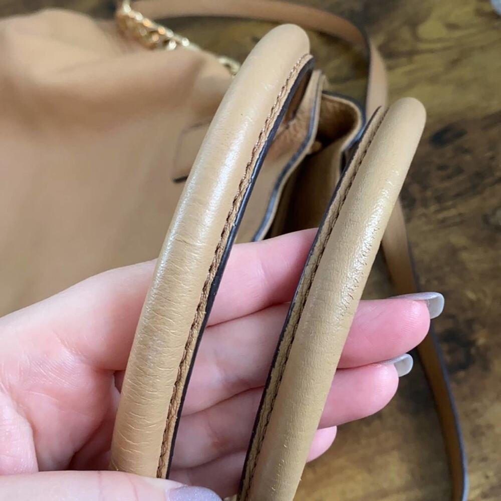 Mk Camden Large Drawstring Bag In Suntan Leather - image 8